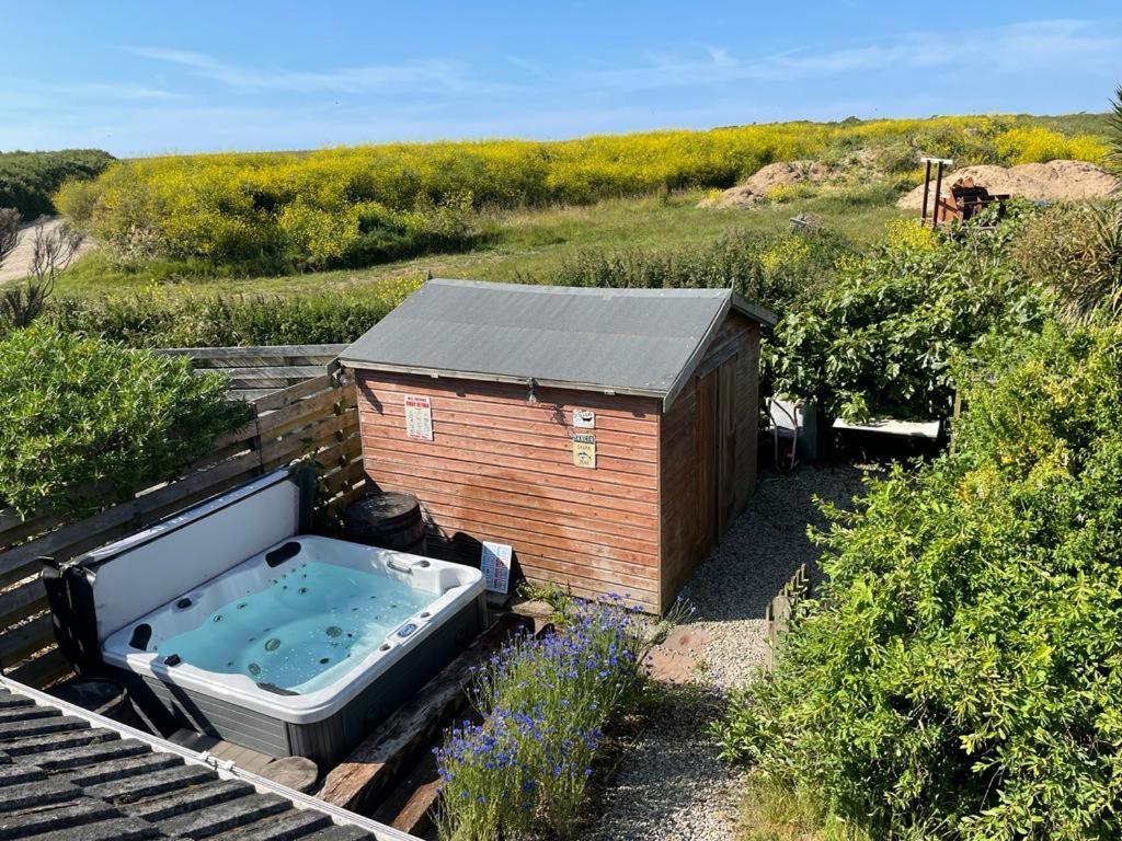 Baywatch Mawgan Porth Spacious Home Sleeps 9, Games Room, Parking & Garden Екстер'єр фото